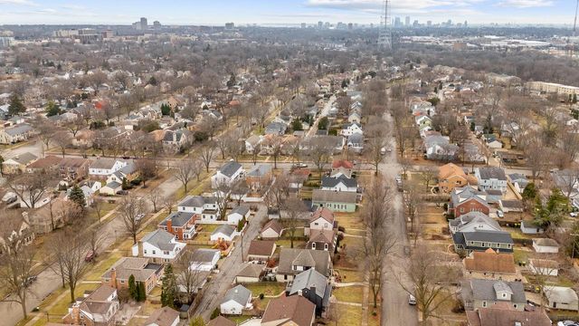 4522 N Marlborough DRIVE, Shorewood, WI 53211