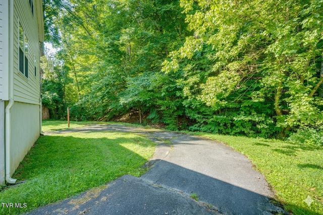 325 Ridgewood Drive, Kingsport, TN 37660