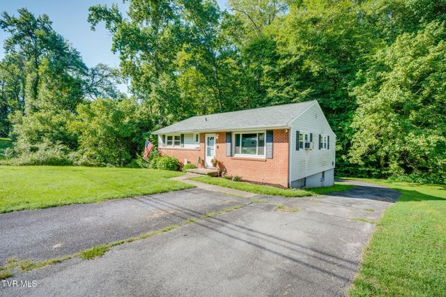 325 Ridgewood Drive, Kingsport, TN 37660