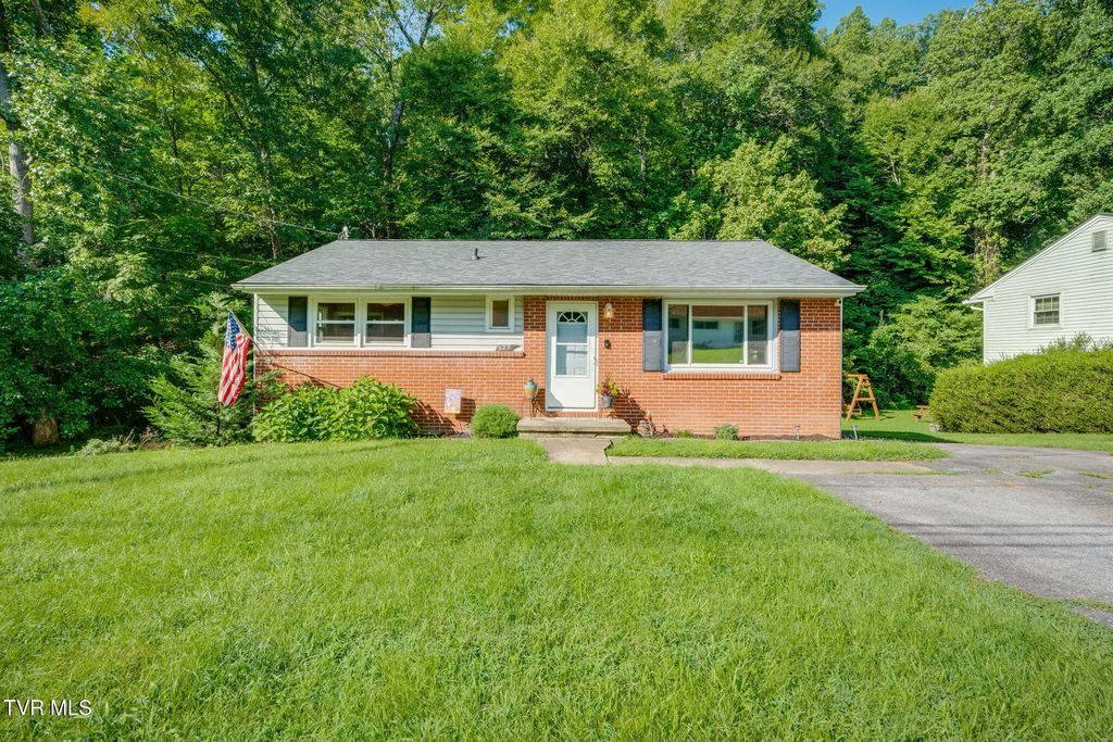 325 Ridgewood Drive, Kingsport, TN 37660