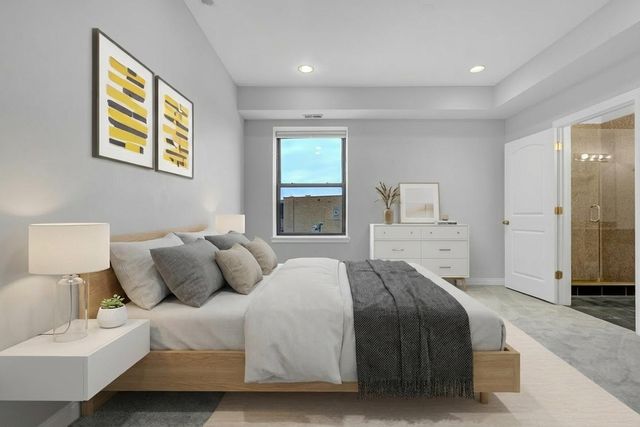 1154 N Kedzie Avenue 402, Chicago, IL 60651