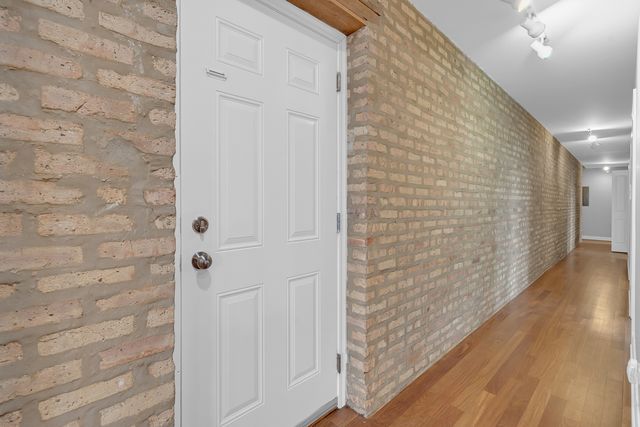 1154 N Kedzie Avenue 402, Chicago, IL 60651