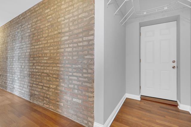 1154 N Kedzie Avenue 402, Chicago, IL 60651