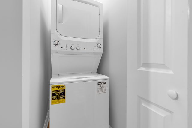 1154 N Kedzie Avenue 402, Chicago, IL 60651