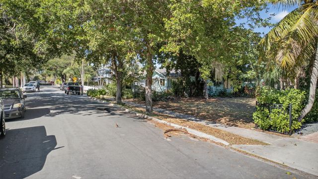 427 32nd Street, West Palm Beach, FL 33407