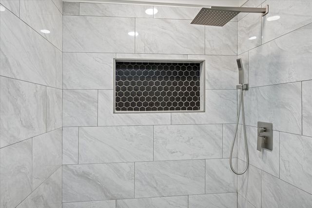 62 Legend Road, Benbrook, TX 76132