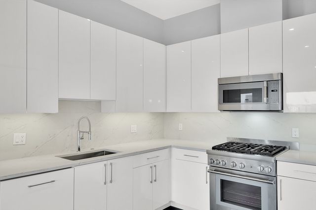 771-781 Harrison PH-8, Boston, MA 02118