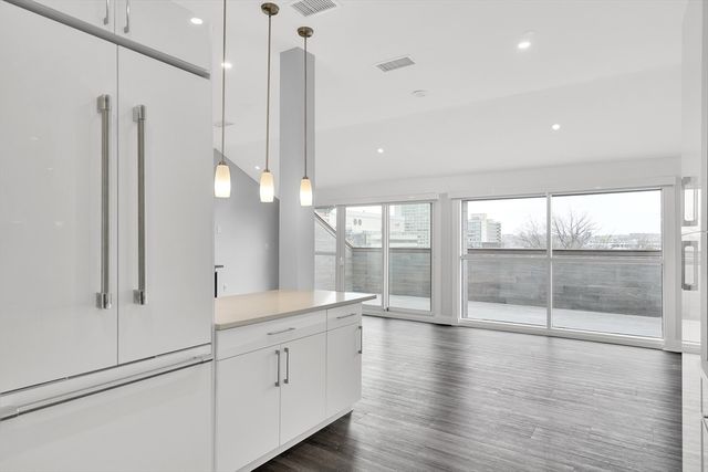 771-781 Harrison PH-8, Boston, MA 02118