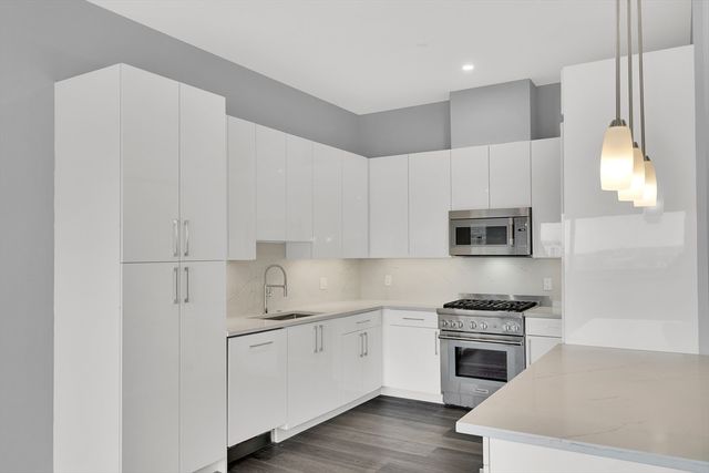 771-781 Harrison PH-8, Boston, MA 02118