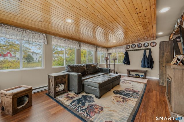 25 Sandy Hollow Drive, Waterford, CT 06385