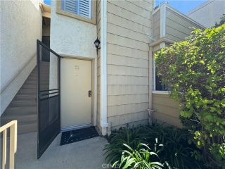 18408 Hatteras 13, Tarzana, CA 91356