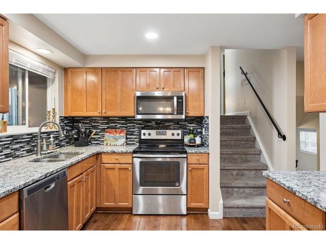 6089 W 70th Ave, Arvada, CO 80003