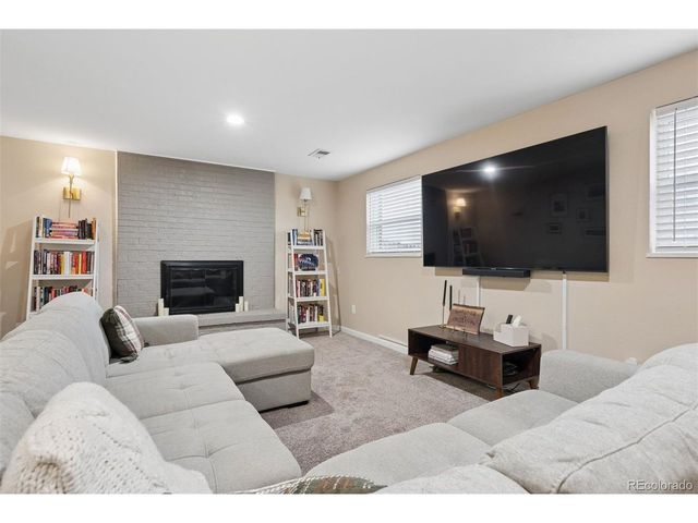 6089 W 70th Ave, Arvada, CO 80003