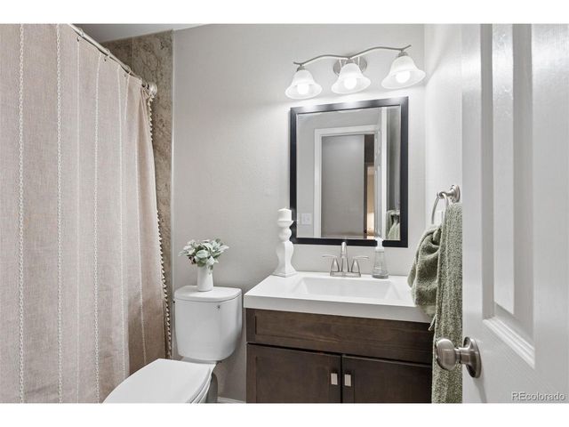 6089 W 70th Ave, Arvada, CO 80003