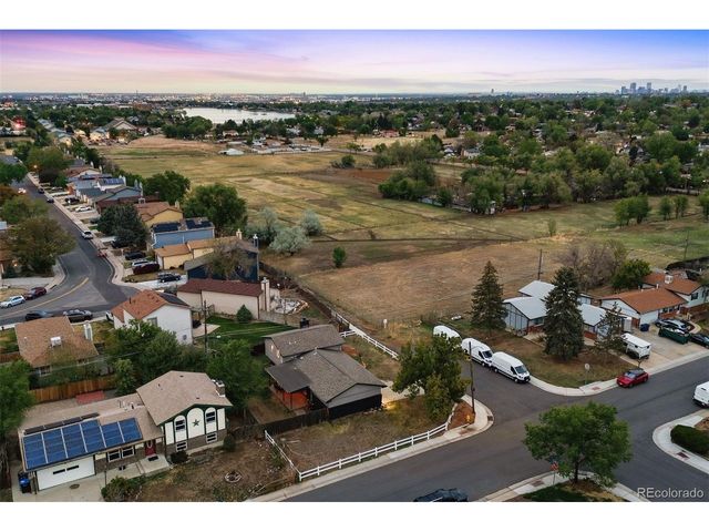 6089 W 70th Ave, Arvada, CO 80003
