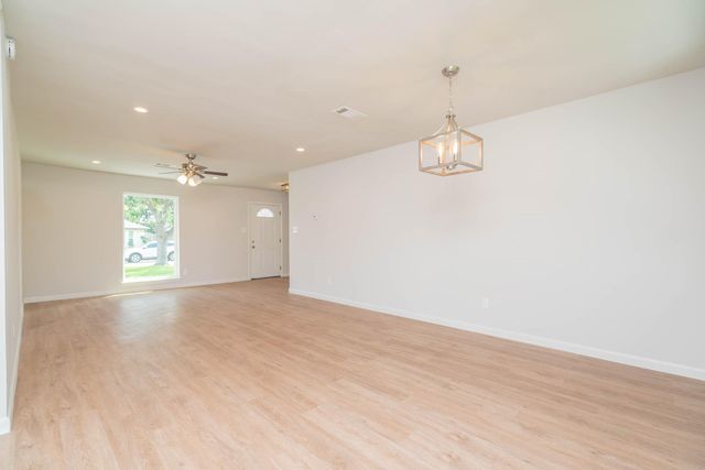 408 Bellmar Lane, Friendswood, TX 77546