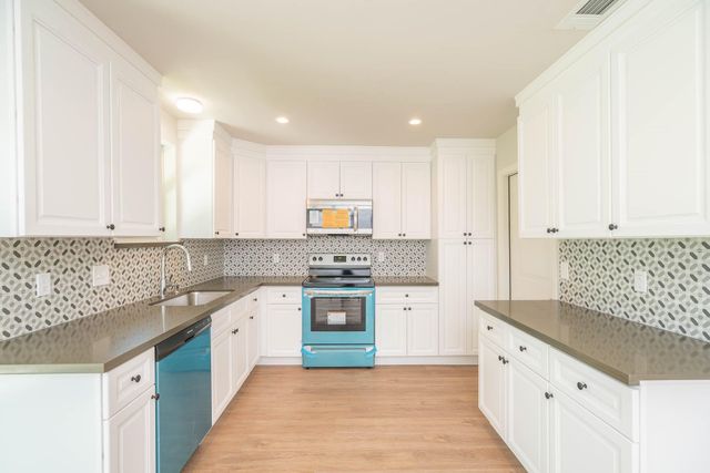 408 Bellmar Lane, Friendswood, TX 77546