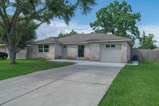 408 Bellmar Lane, Friendswood, TX 77546