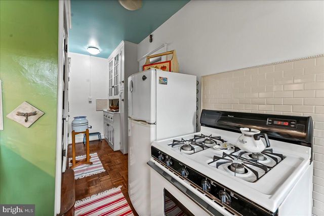 520 BURNHAM RD, Philadelphia, PA 19119