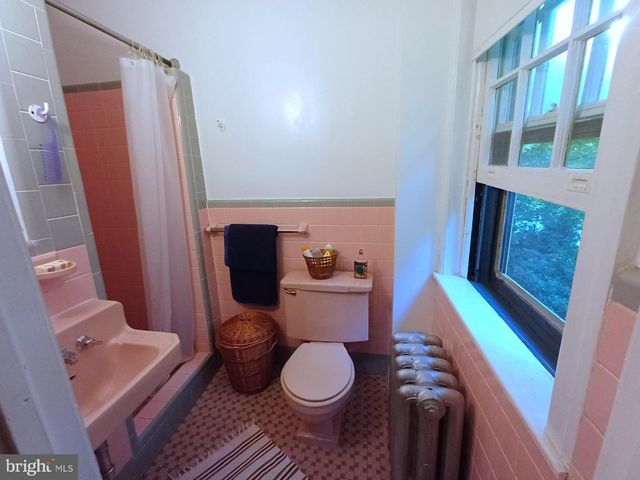 520 BURNHAM RD, Philadelphia, PA 19119