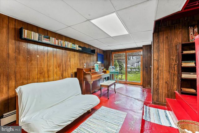 520 BURNHAM RD, Philadelphia, PA 19119