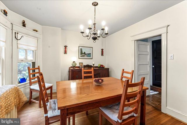 520 BURNHAM RD, Philadelphia, PA 19119