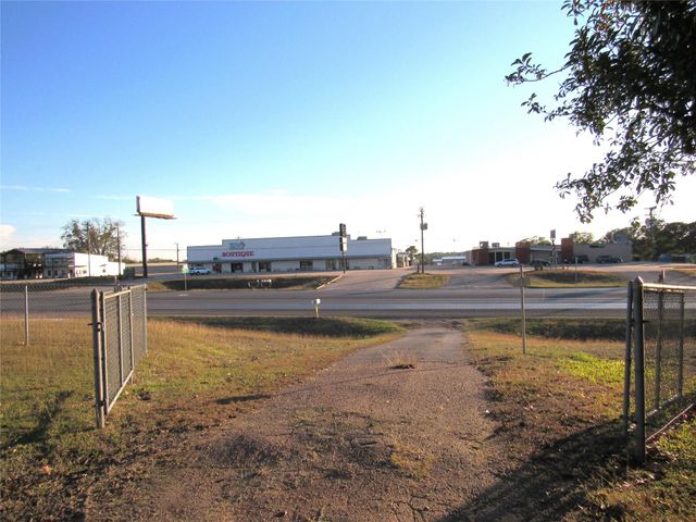 2900 Highway 290 W, Brenham, TX 77833