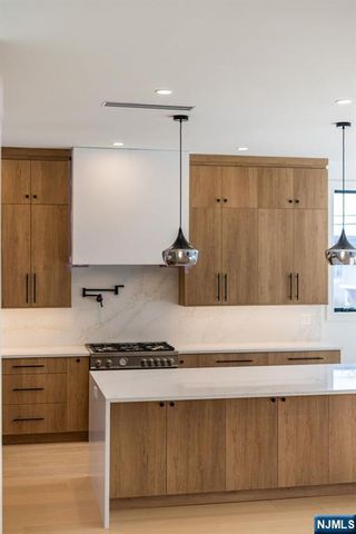 117 Henry Street LEFT, Palisades Park, NJ 07650