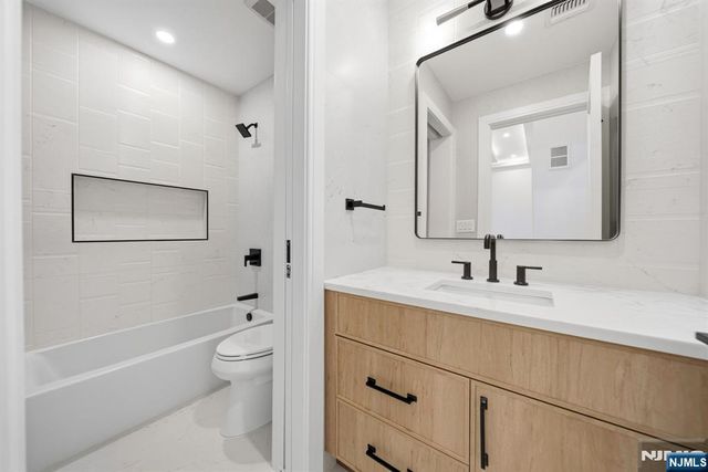 117 Henry Street LEFT, Palisades Park, NJ 07650