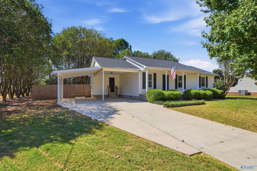 25431 Vaughn Street, Elkmont, AL 35620