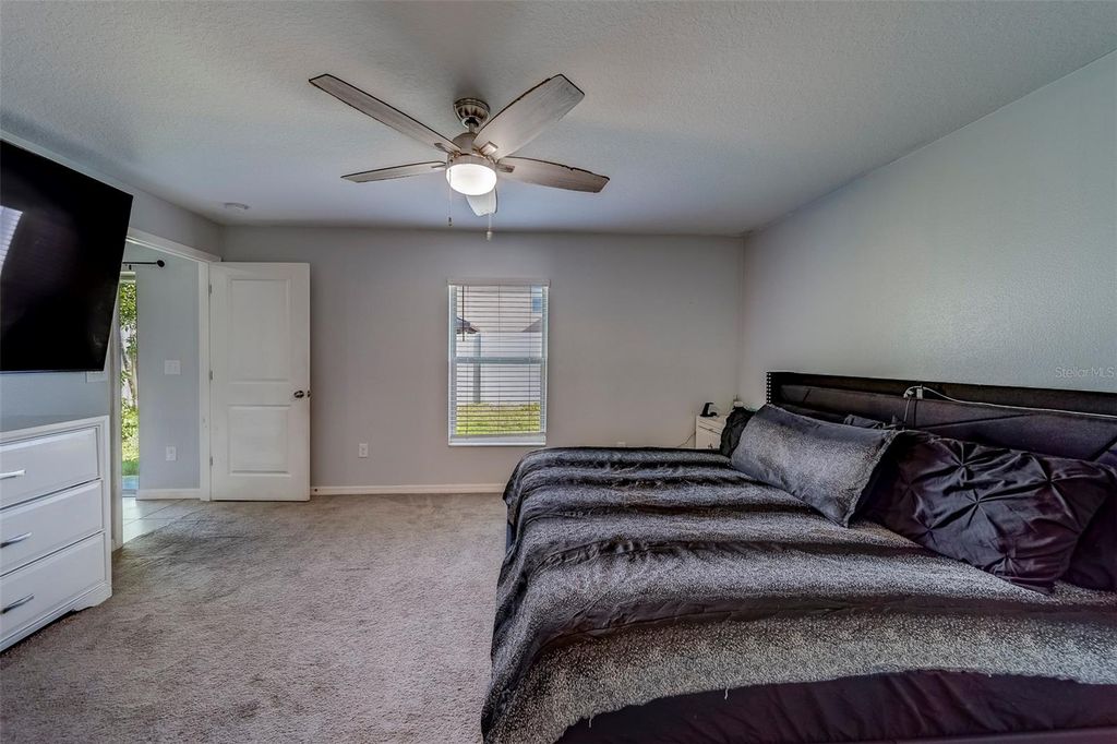 Image 30 of property listing at 10222 COOL WATERLILY AVENUE, Riverview, FL 33578