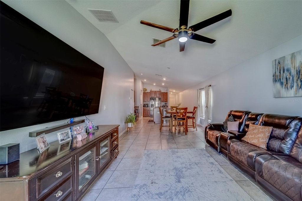 Image 4 of property listing at 10222 COOL WATERLILY AVENUE, Riverview, FL 33578