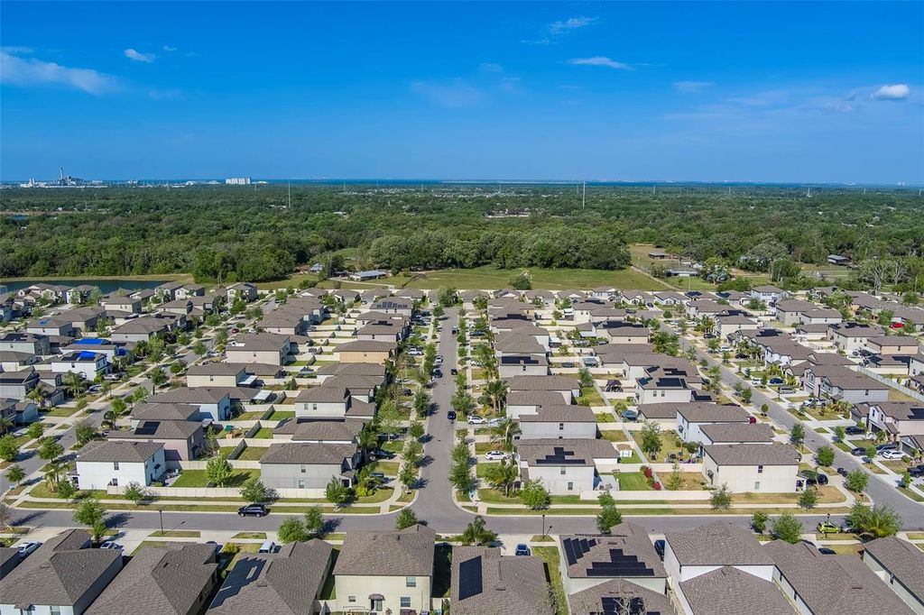 Image 49 of property listing at 10222 COOL WATERLILY AVENUE, Riverview, FL 33578