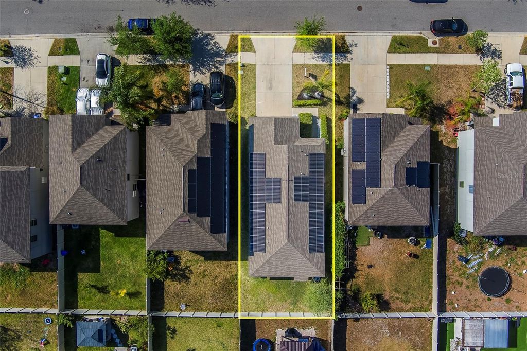 Image 6 of property listing at 10222 COOL WATERLILY AVENUE, Riverview, FL 33578