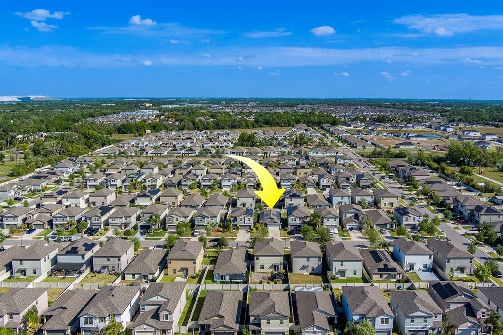 Image 7 of property listing at 10222 COOL WATERLILY AVENUE, Riverview, FL 33578