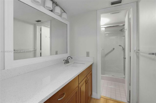 4930 E Sabal Palm Blvd 306, Tamarac, FL 33319