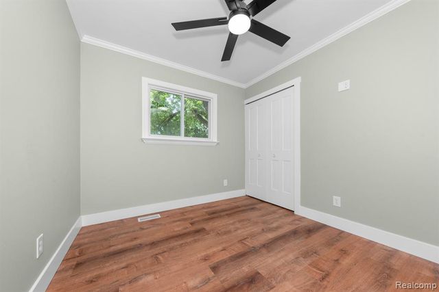 560 Mcmunn Street, South Lyon, MI 48178