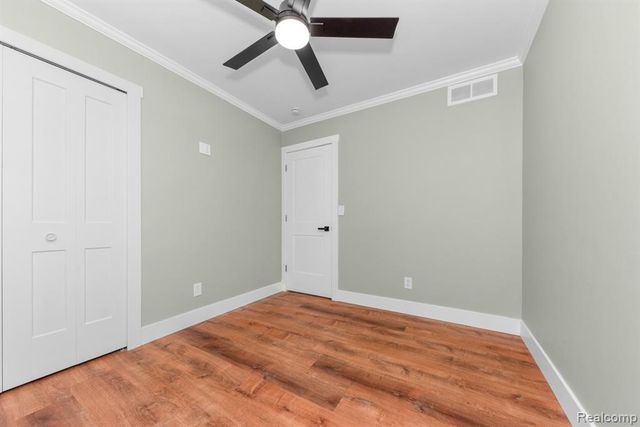 560 Mcmunn Street, South Lyon, MI 48178