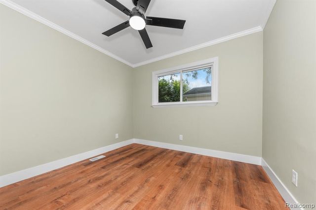 560 Mcmunn Street, South Lyon, MI 48178