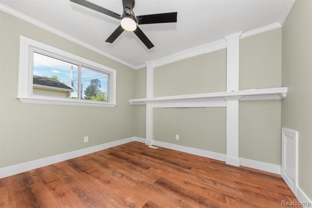 560 Mcmunn Street, South Lyon, MI 48178