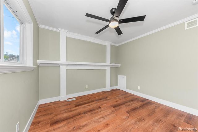 560 Mcmunn Street, South Lyon, MI 48178