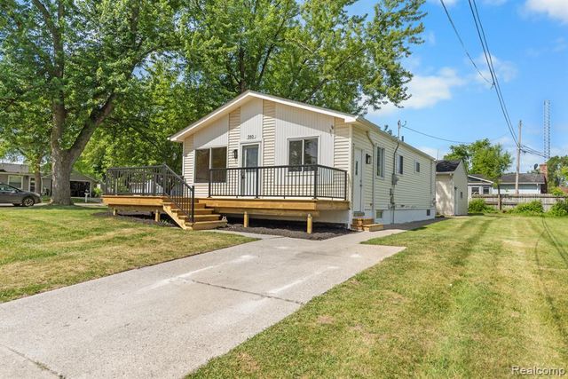 560 Mcmunn Street, South Lyon, MI 48178