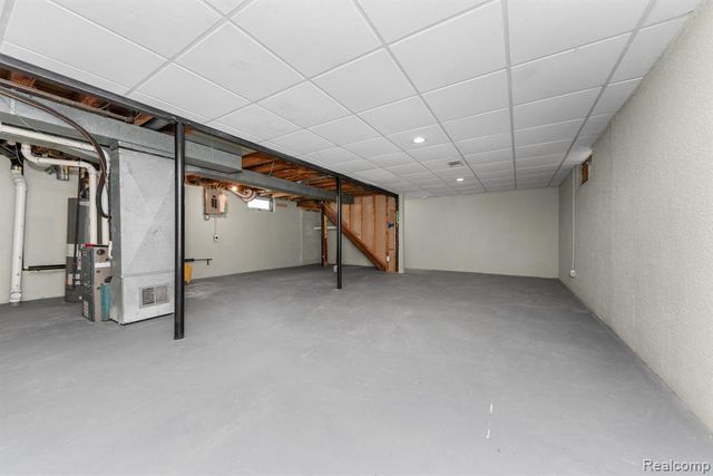 560 Mcmunn Street, South Lyon, MI 48178