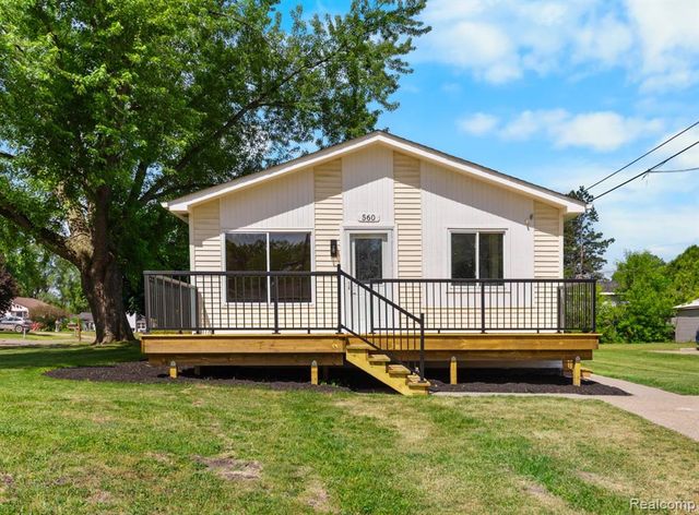 560 Mcmunn Street, South Lyon, MI 48178