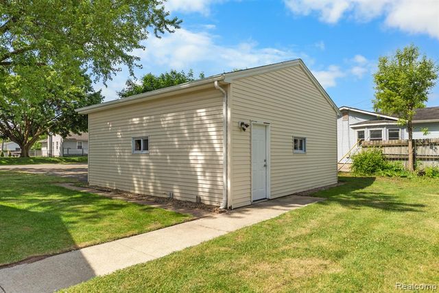 560 Mcmunn Street, South Lyon, MI 48178