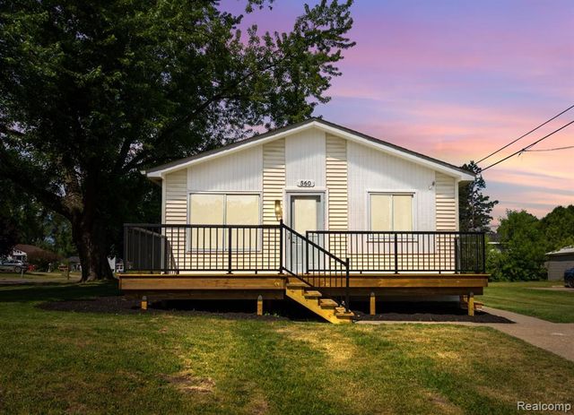 560 Mcmunn Street, South Lyon, MI 48178