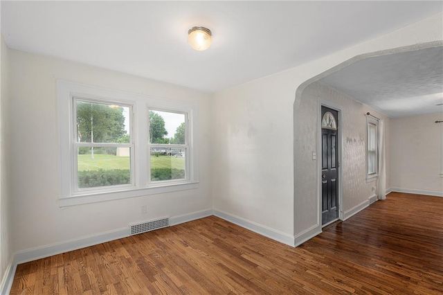 13201 E 39th Street S, Independence, MO 64055