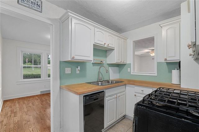 13201 E 39th Street S, Independence, MO 64055