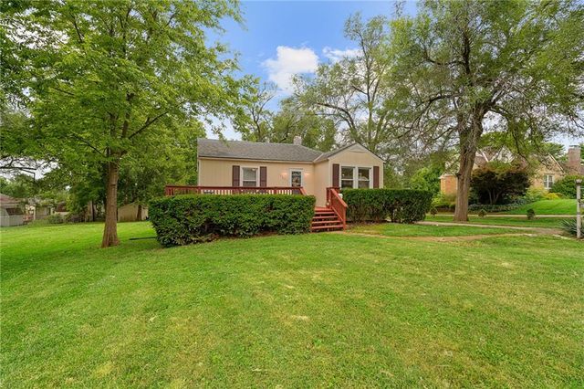 13201 E 39th Street S, Independence, MO 64055