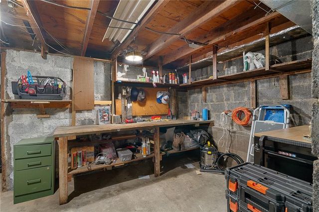 13201 E 39th Street S, Independence, MO 64055